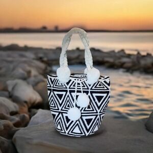 NWT Wuitusu Phoebe Large Short Handle Design PomPom Handmade Handbag Bag